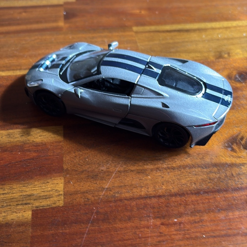 Jaguar C-X75 Model 1:32 - brand new - Picture 2 of 12
